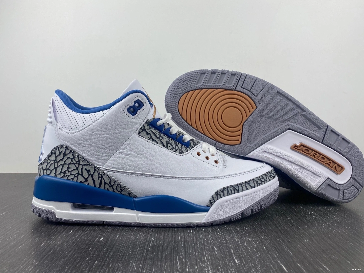 'Wizards' 3 Jordan Air - CT8532-148 0227